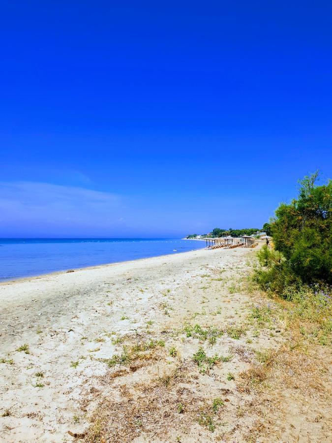 Emi'S Beach Apartment Nea Kallikrateia Eksteriør bilde